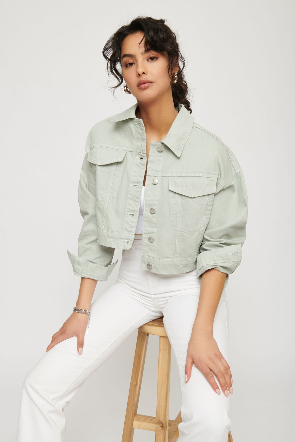 Garage Crop Denim Jacket. 5