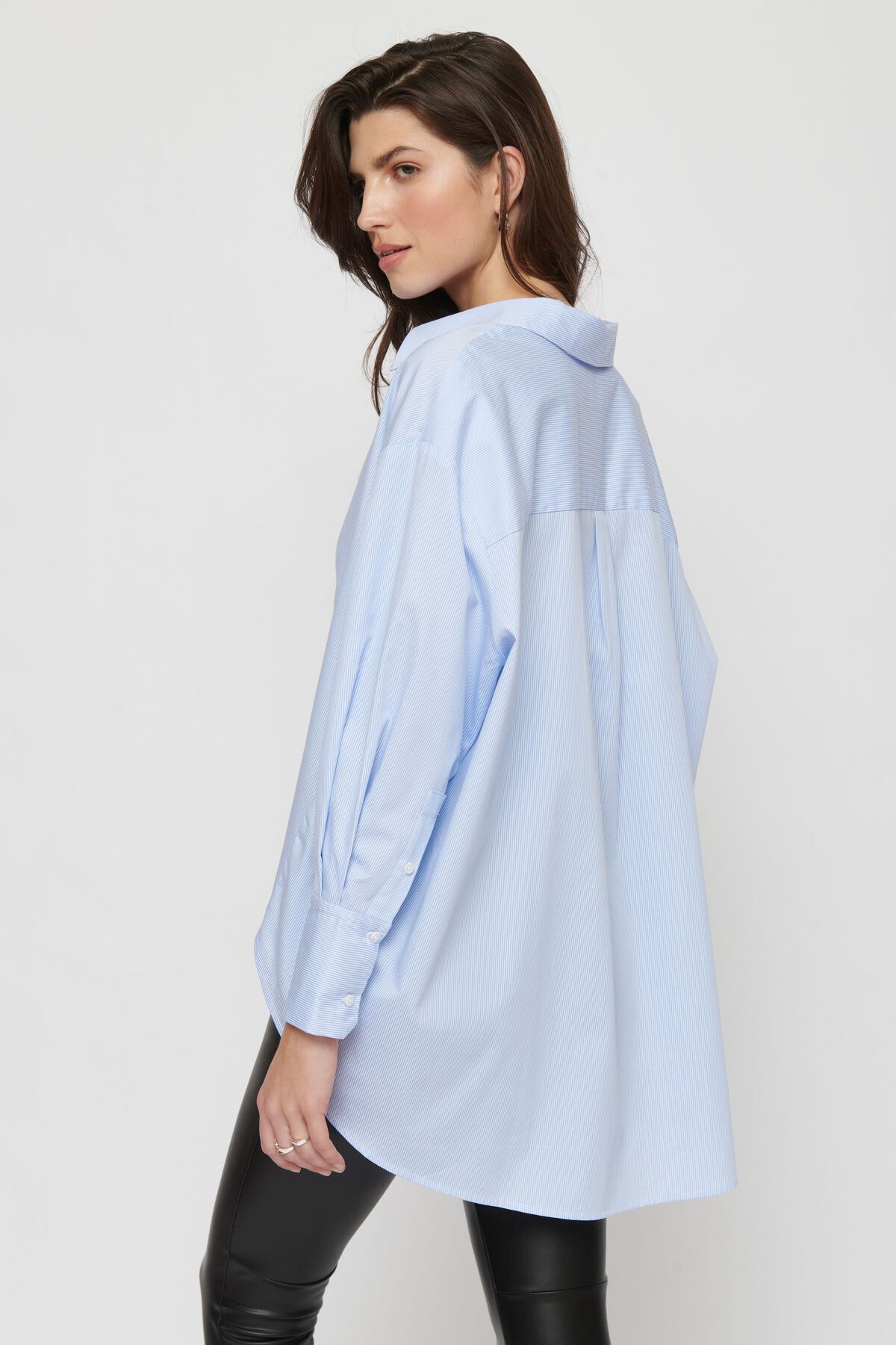 Garage Ola Oversized Poplin Shirt. 5