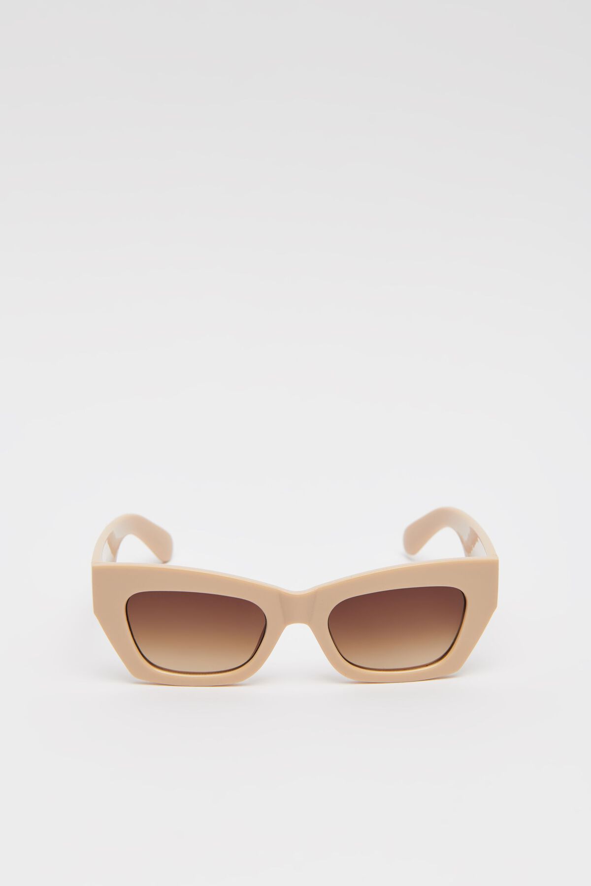 Garage Oval Cat-Eye Sunglasses. 3