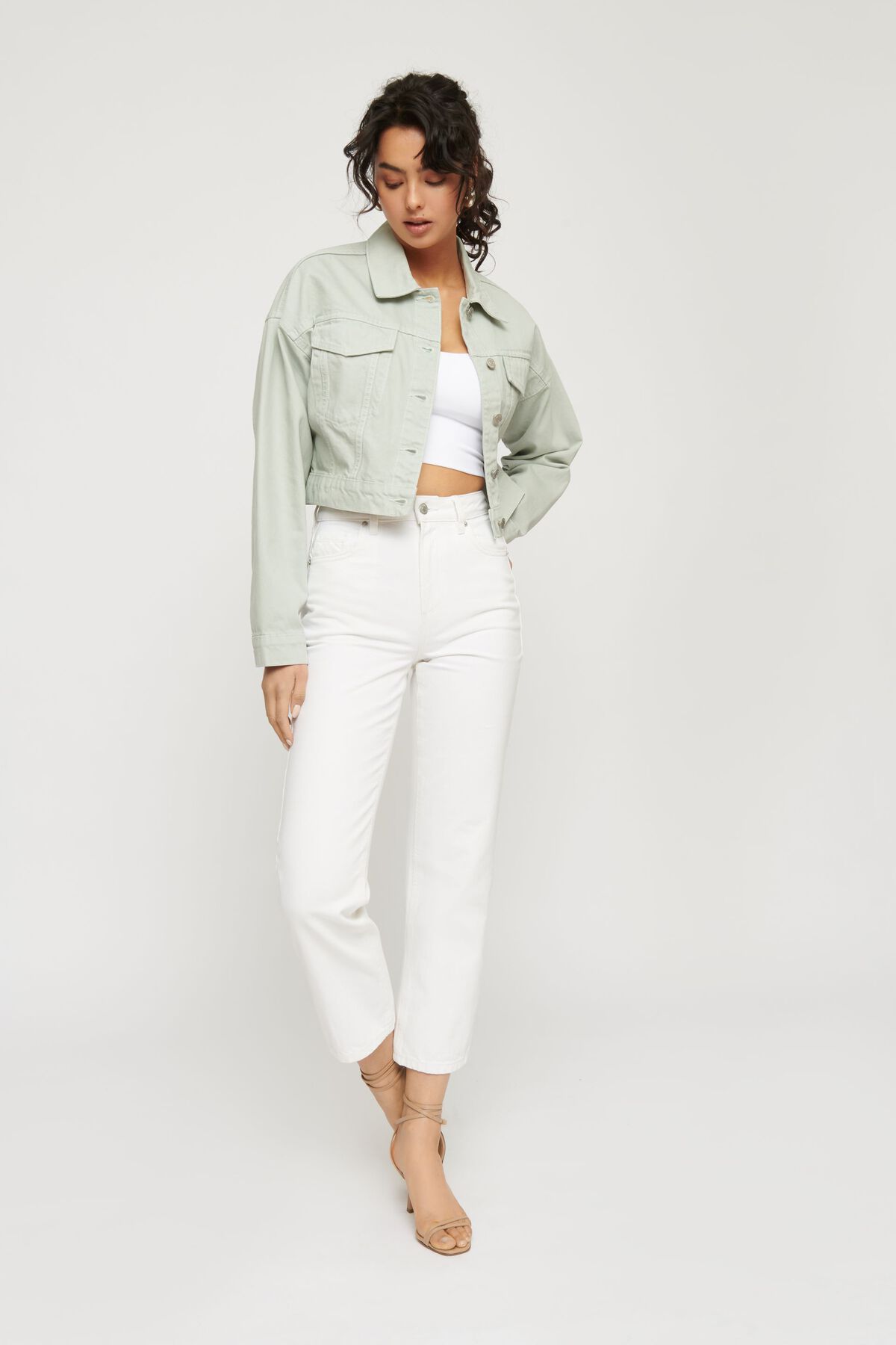 Garage Crop Denim Jacket. 3