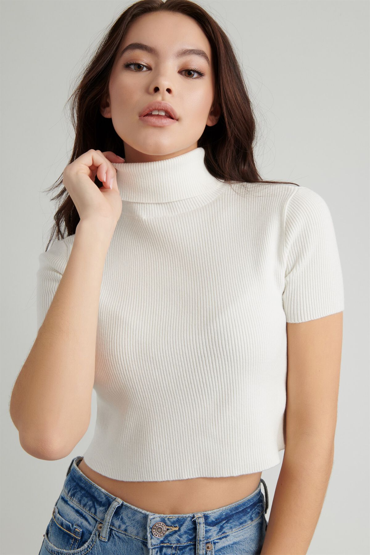 crewneck black sweater