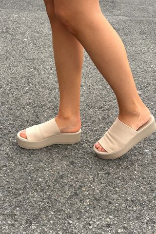 Steve Madden Slinky Dupe STEVE MADDEN Slinky Sandal BROBEI Garage