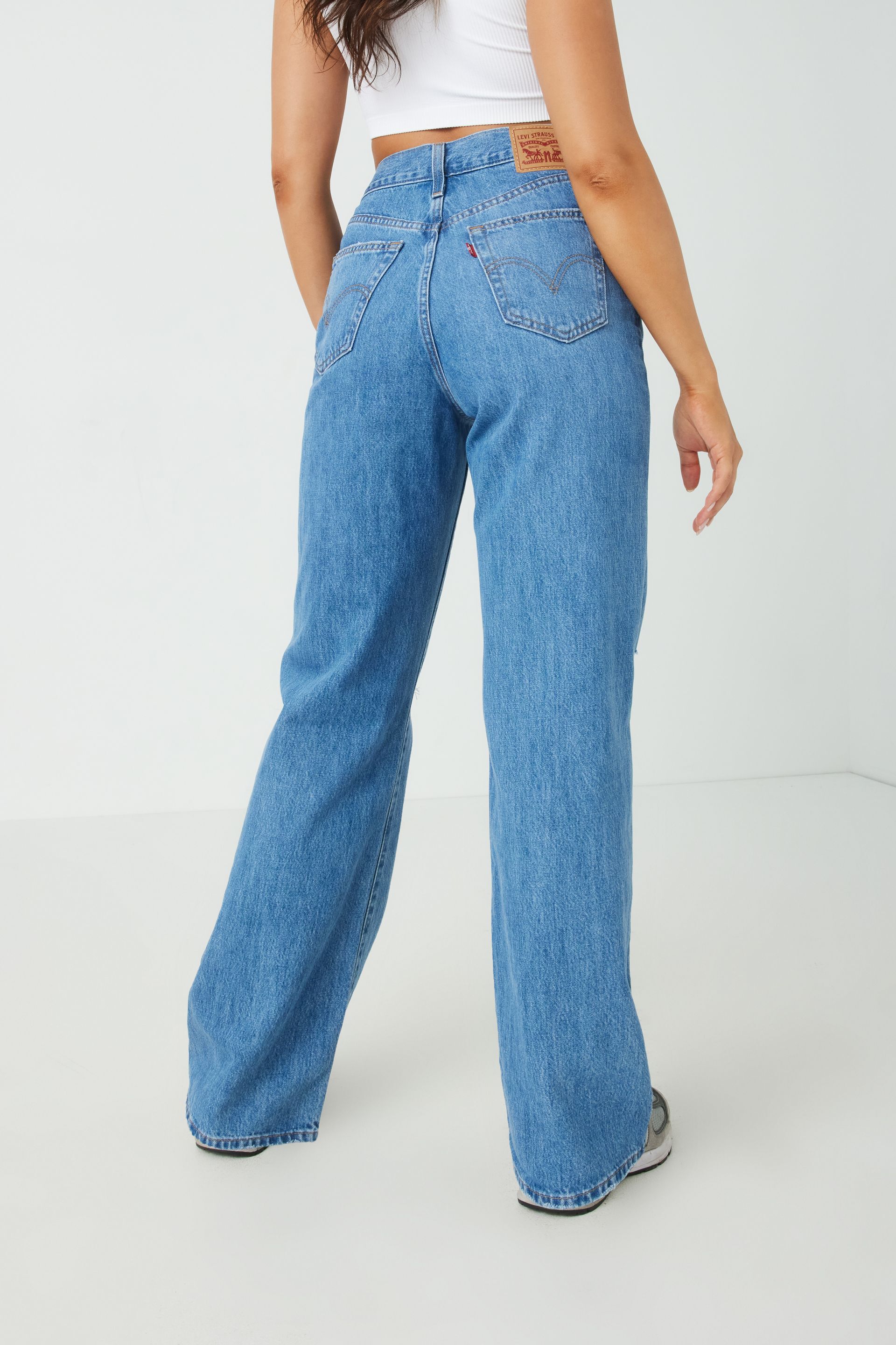LEVI'S High Waisted Straight Ripped Jean