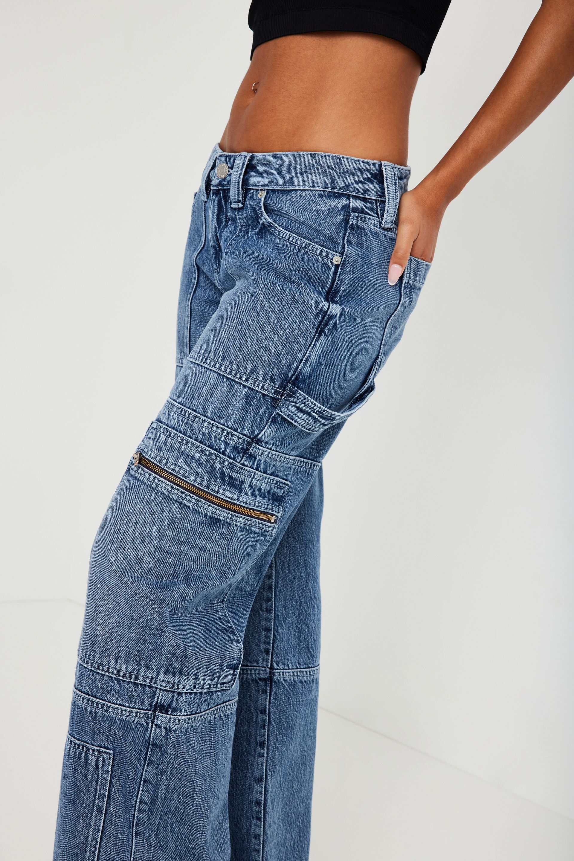 Garage Low Rise Wide Leg Cargo Pant Mall of America®