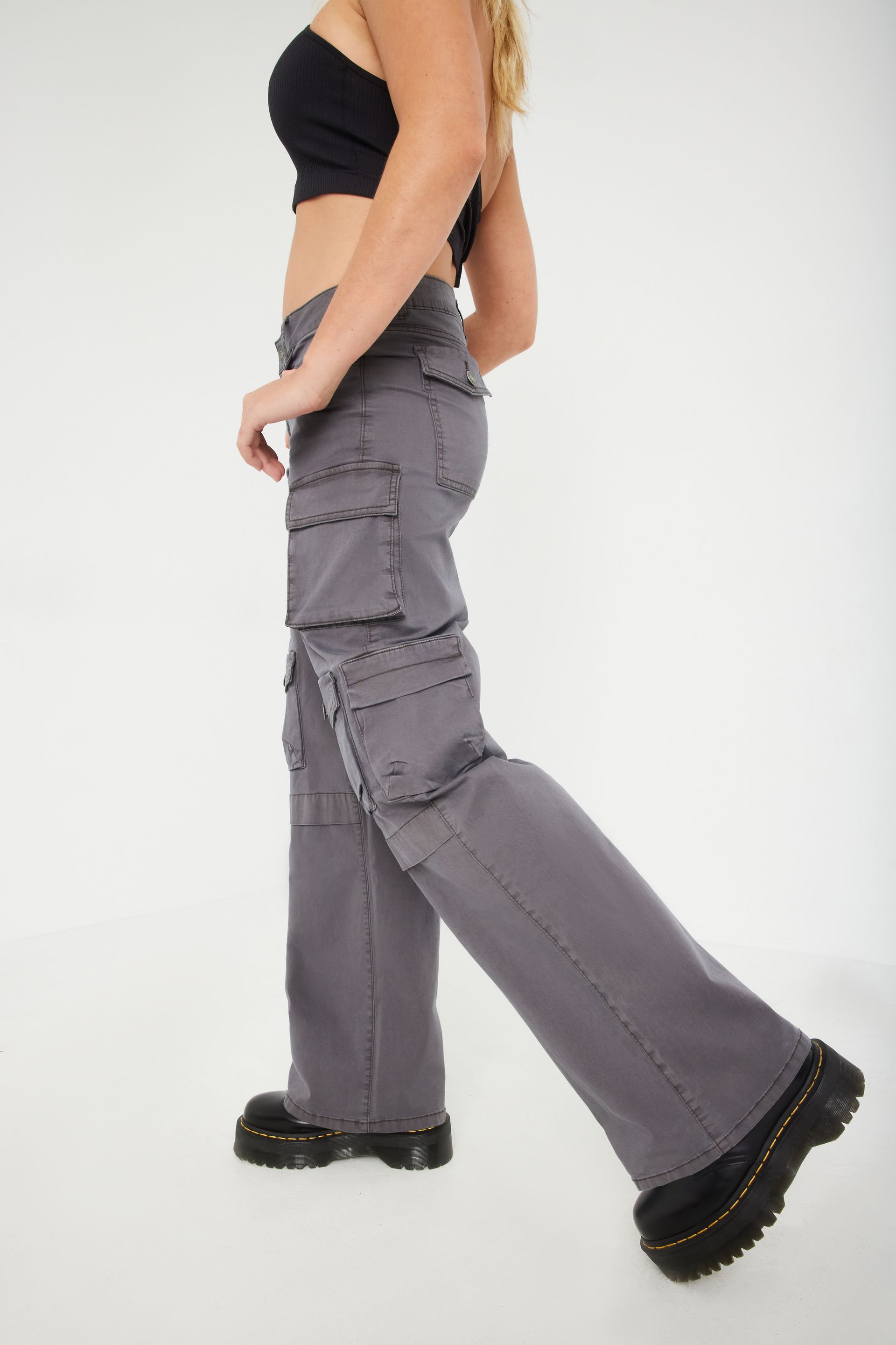 Garage Carter Low Rise Wide Cargo Pant Mall of America®