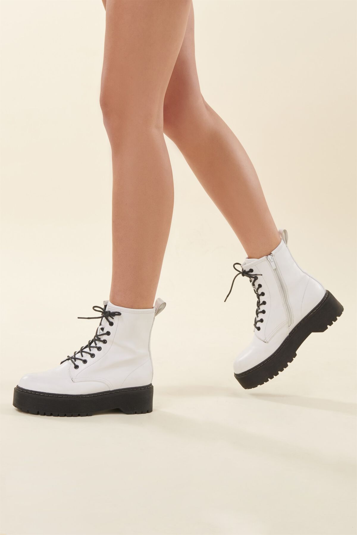 Garage STEVE MADDEN Bettyy Boots. 1