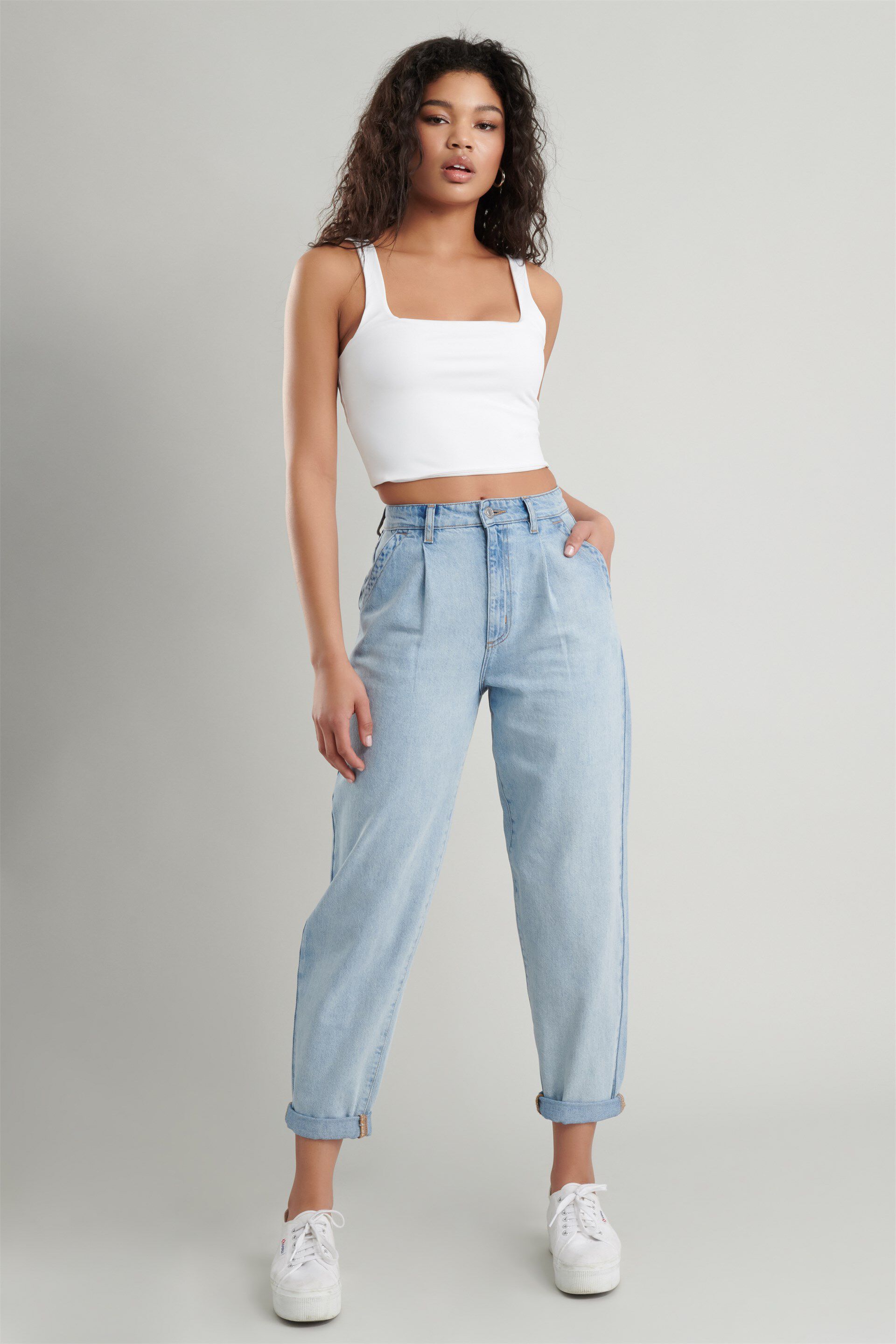 mom jeans 80s style
