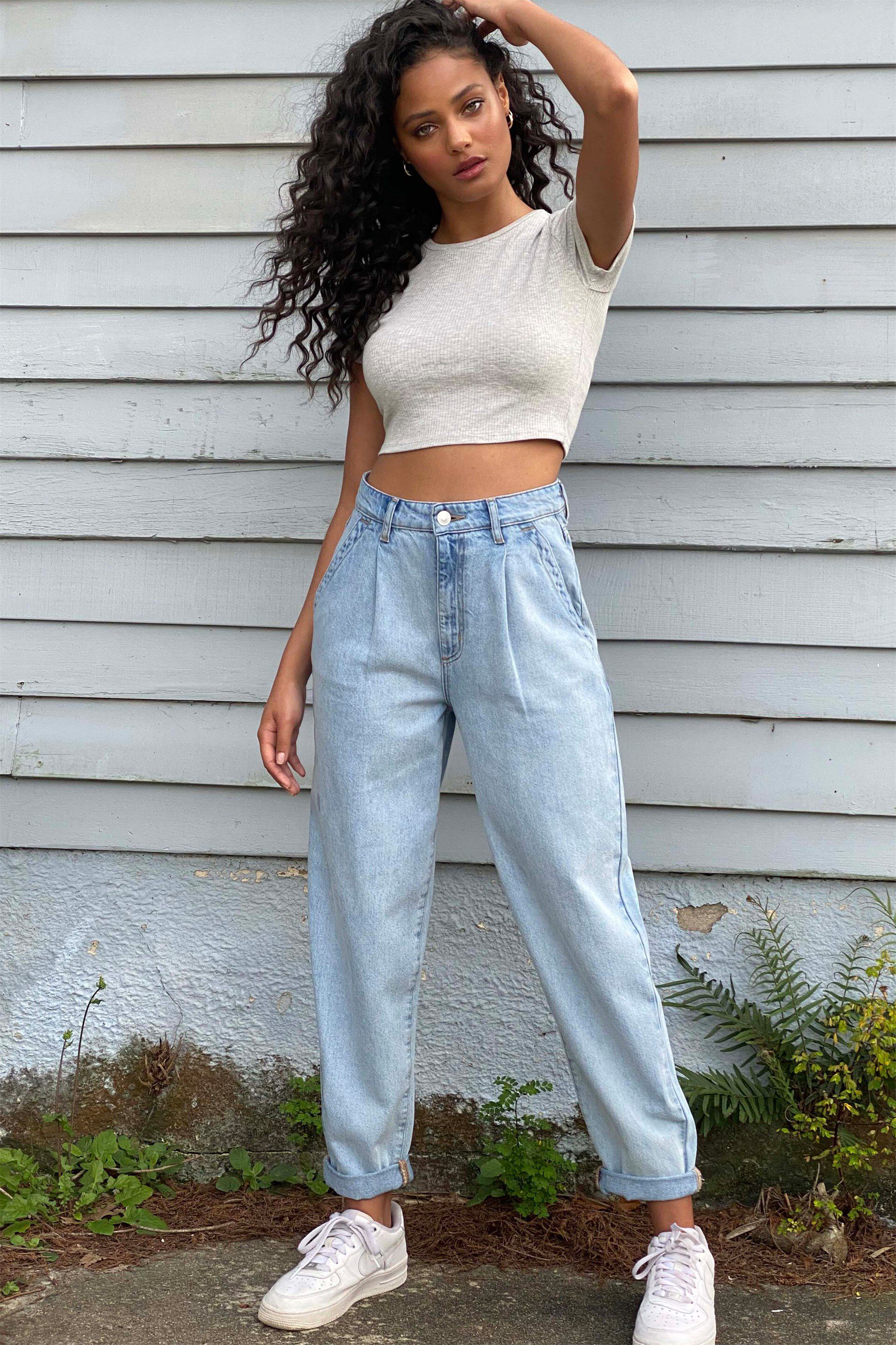 mom jeans and crop top