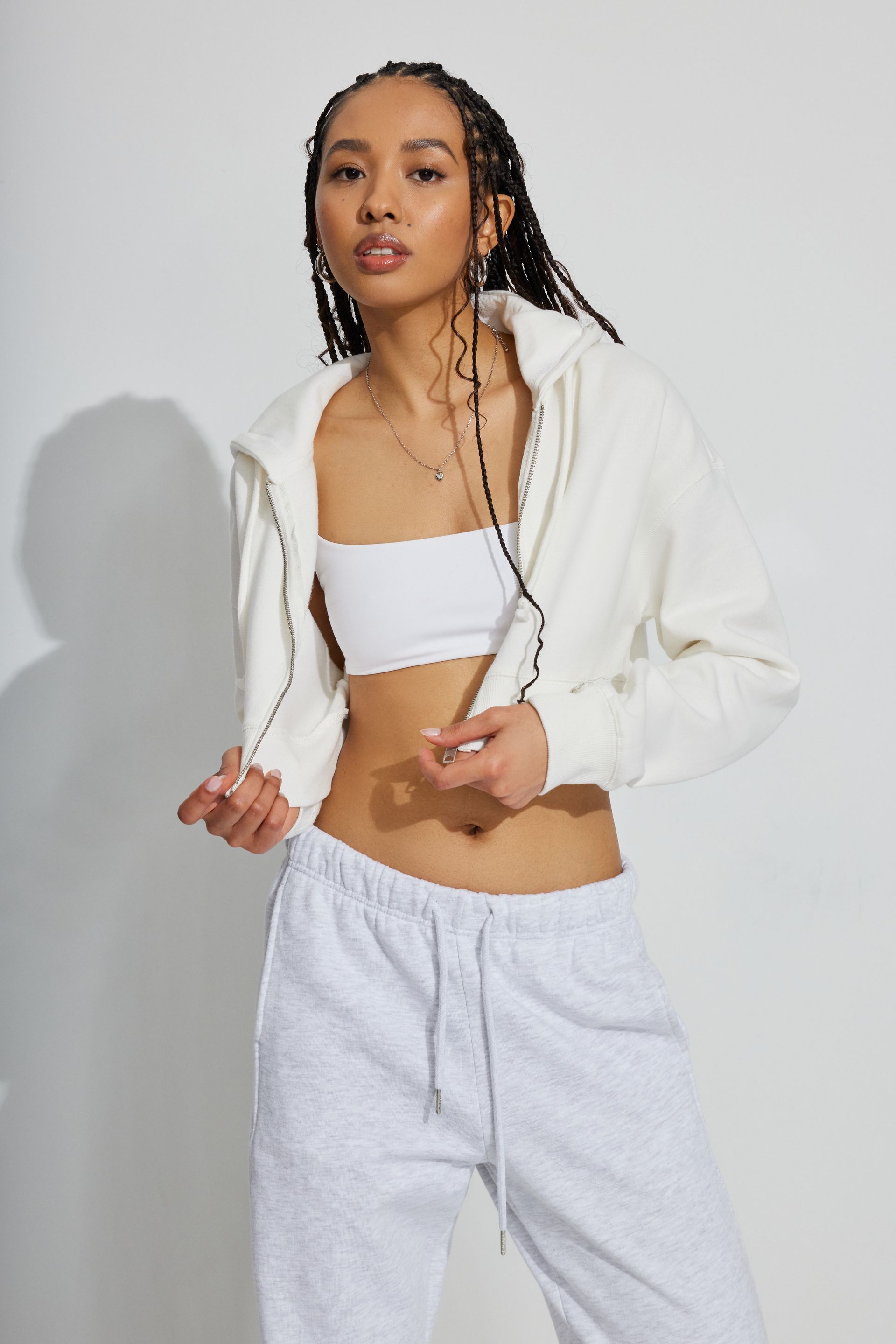 トップス CROPPED HOODIE ZIP-UP / CHA 4CC1242077020AB.jpg?sw=1536