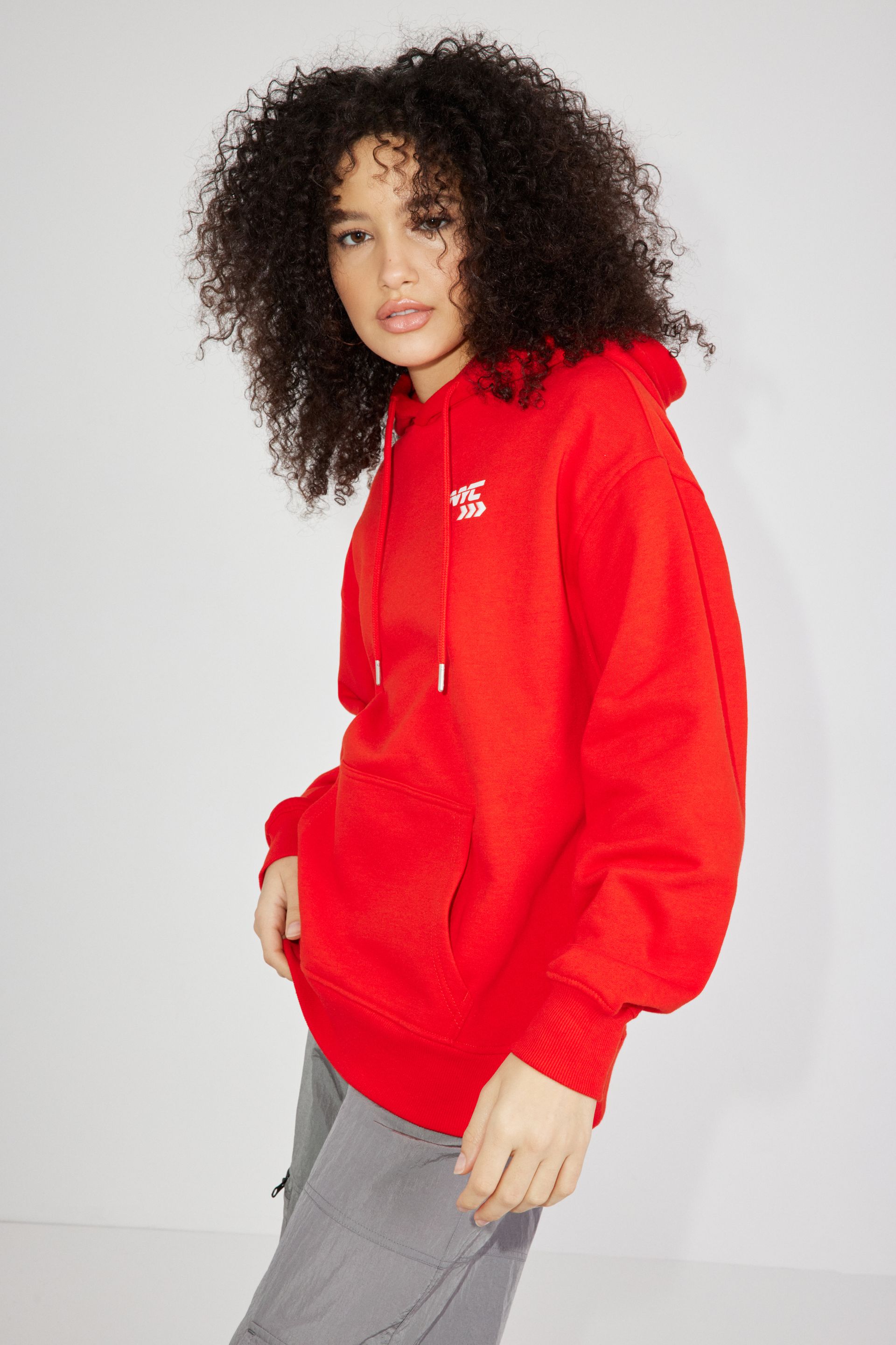 ウエア様 レッド District V.I.T. Fleece Hoodie | Product | SanMar