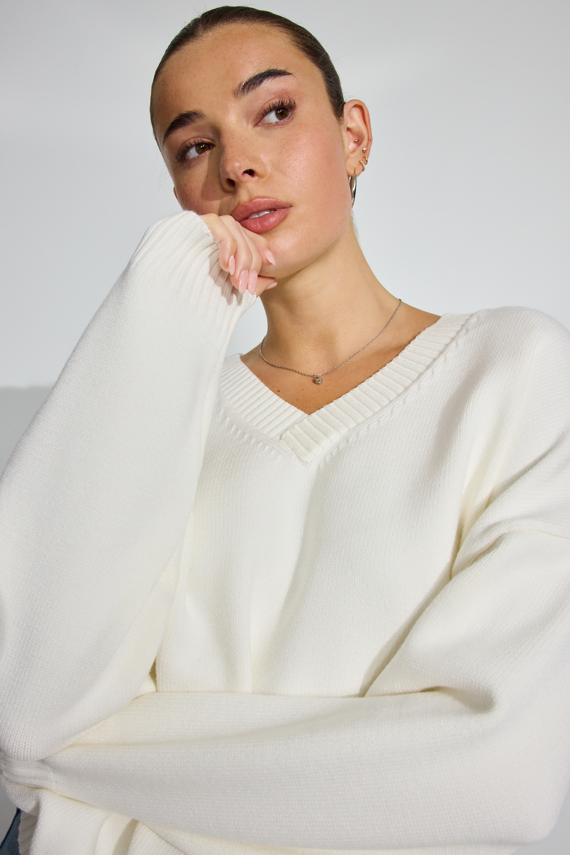 V-Neck Oversized Sweater White | Garage