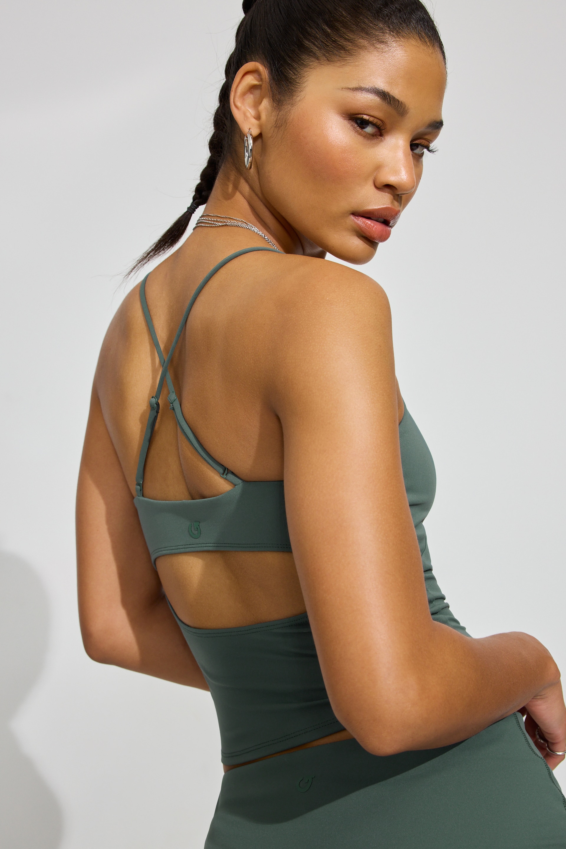 新品タグ付き　WILLFULLY camisole open tank OP SoftActive Open Back Tank Top Green | Garage