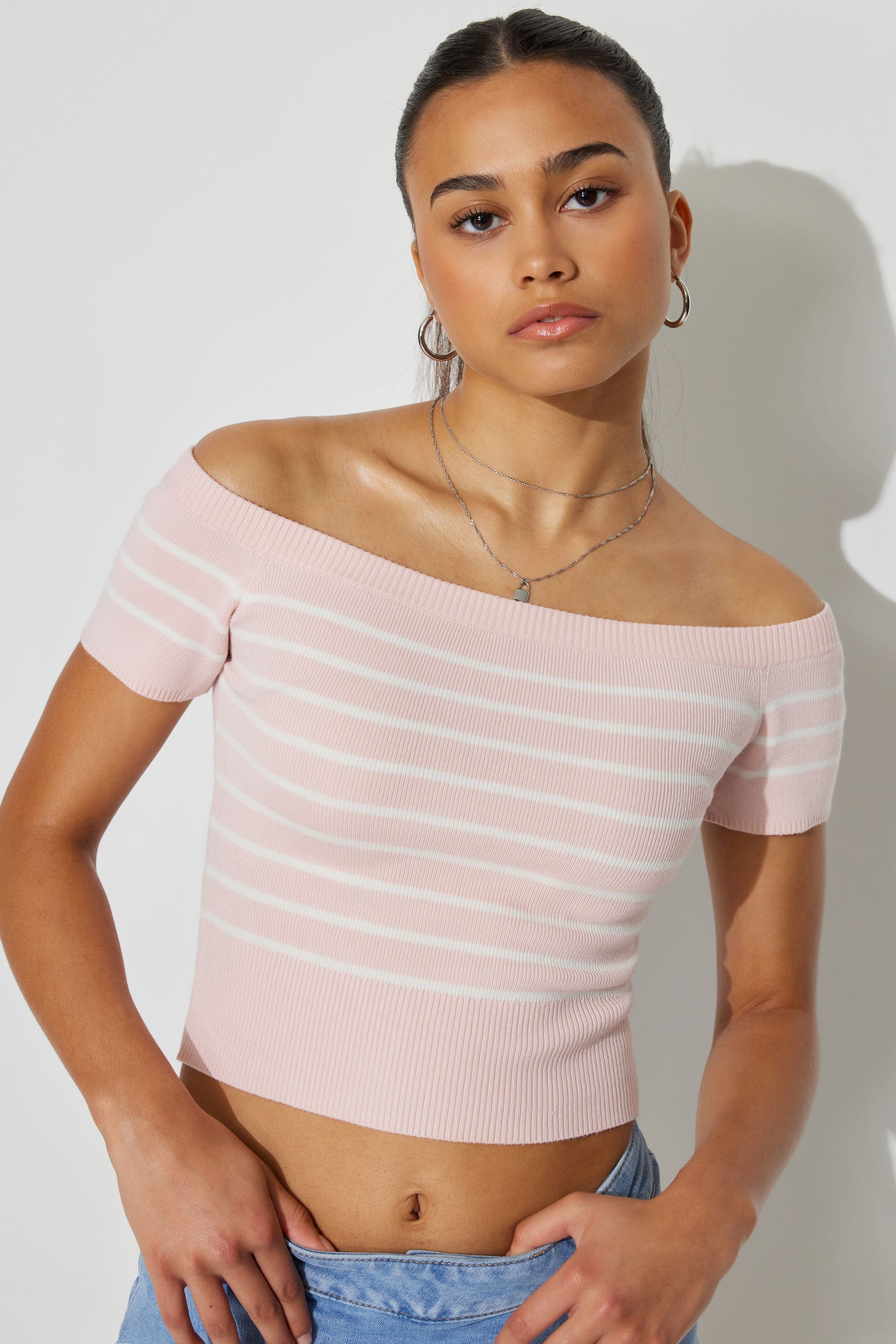 Short Sleeve Off Shoulder Sweater Pink | Garage